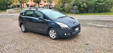 Peugeot 5008 7 posti 
