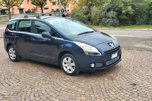 Peugeot 5008 7 posti 