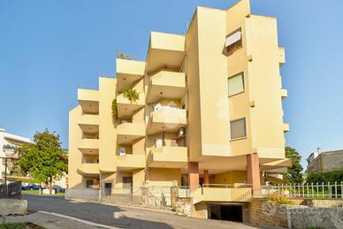 2 LOCALI A CIVITAVECCHIA