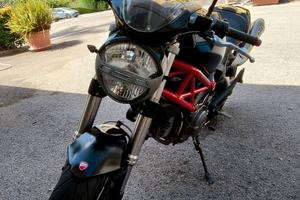 Ducati Monster 796