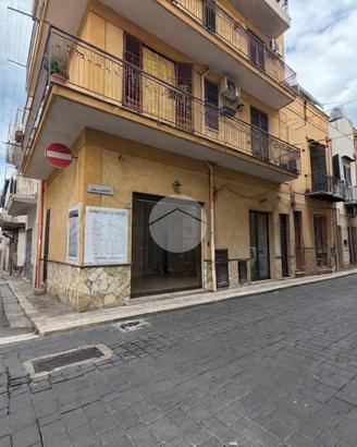 NEGOZIO A BAGHERIA