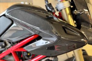 Fianchetto destro carbonio Hypermotard 796/1100