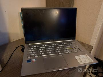 PC portatile Asus VivoBook 15 (usato pochissimo)