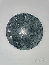 Orologio in marmo verde