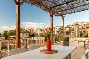 Ultimo piano con terrazza e posto auto