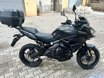 Moto Kawasaki versys 650 super accessoriata