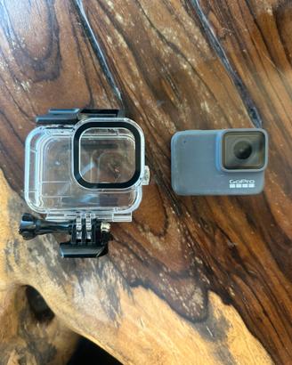 GoPro HERO7 Silver + custodia protettiva