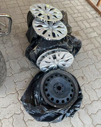 4 cerchi in ferro toyota Yaris Hibryd