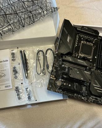 Scheda madre MSI MAG X670E TOMAHAWK WIFI