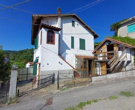 CASA SEMINDIPENDENTE A BUSALLA