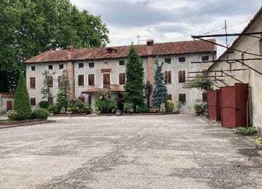 Immobile in asta di 2881 m² con più di 5 locali a 