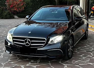 Mercedes Classe E300de IVA esposta