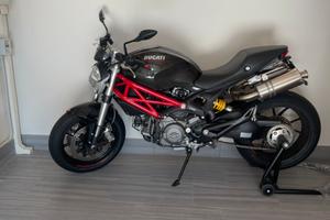 Ducati monster 796