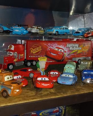 Collezione macchinine Cars Disney con 37 modellI