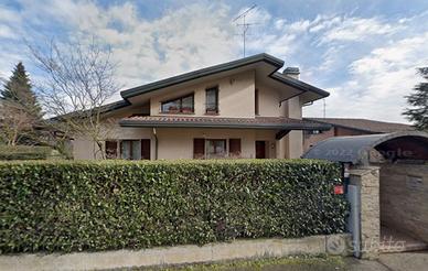 Stanza singola a Vedano al Lambro LIBERA ORA