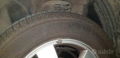 cerchi e gomme  215 /65 r16