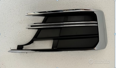 Tappo Fendinebbia Sx Audi A8 18> Nero C/Cromatura