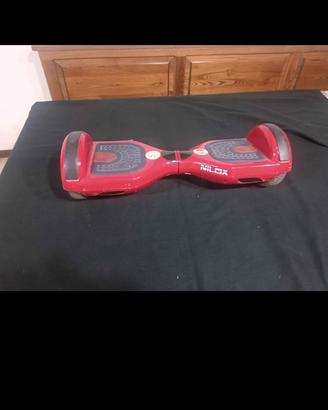hoverboard Nilox DOC di colore rosso