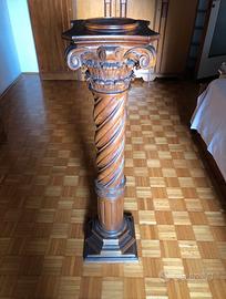 Antica colonna in legno Vintage tortello capitello