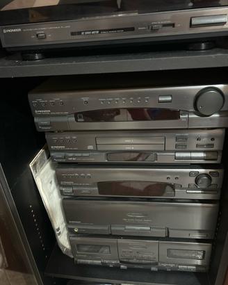 Pioneer serie J300 con vetrina e casse