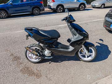 Yamaha Aerox 50, del 2010,
