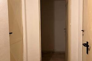 Cantina piano seminterrato zona borgata S. lucia