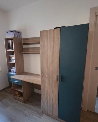 Mobile con scrivania, libreria e cassetti