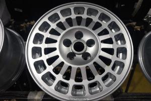 Lancia delta (cerchioni)