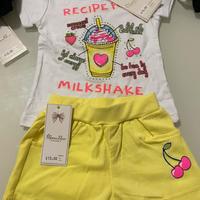 2 completi bambina: 2 pantaloncini e 2 maglie