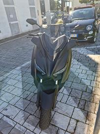 Yamaha xmax  300