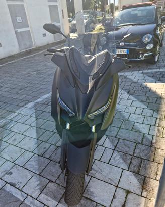 Yamaha xmax  300
