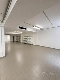 MAGAZZINO A OSIO SOTTO