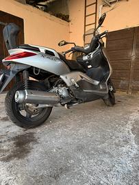 Yamaha Xmax 250