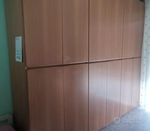 armadio in legno 