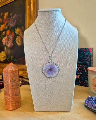 collana con fiore artigianale 