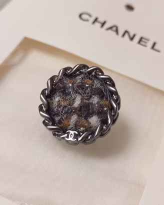 Chanel bottone in tweed marrone 2 cm