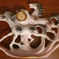 orologio da tavolo vintage con cavalli