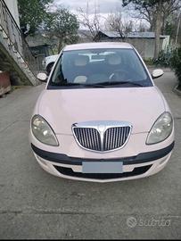 Lancia y