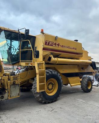 New holland TF 44
