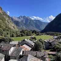 Mansarda Val d'Ayas, Brusson (Pasqua e agosto)