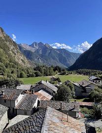 Mansarda Val d'Ayas, Brusson (Pasqua e agosto)