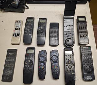 telecomandi vari usati