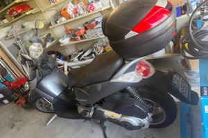 Aprilia scarabeo 500