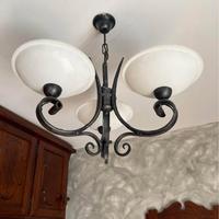 Lampadario in ferro battuto