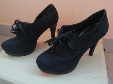 SCARPE NERE SCAMOSCIATE CON TACCO
