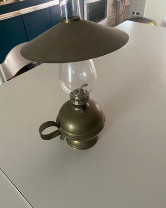 Lume in ottone