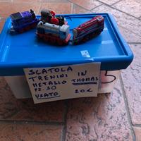 Scatola 30 pz  trenini in metallo “Thomas”  usati