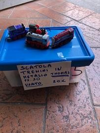 Scatola 30 pz  trenini in metallo “Thomas”  usati