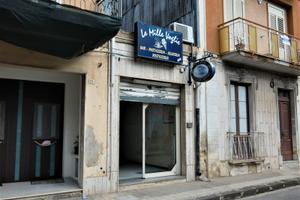 Floridia, locale commerciale in via Giusti