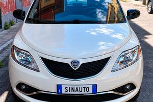 Lancia Ypsilon 0.9 TwinAir 85 CV 5 porte Metano Ec